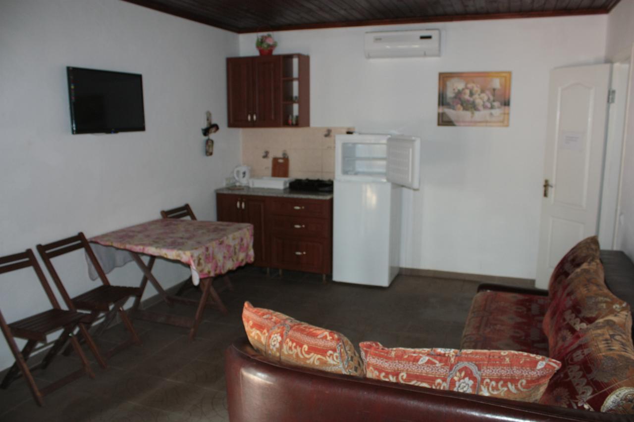 Akvitaniya Mini-Hotel زاتوكا المظهر الخارجي الصورة