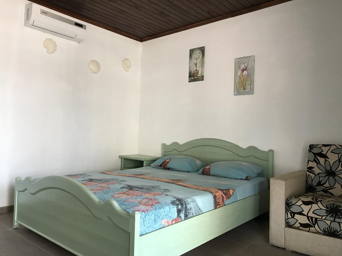 Akvitaniya Mini-Hotel زاتوكا المظهر الخارجي الصورة