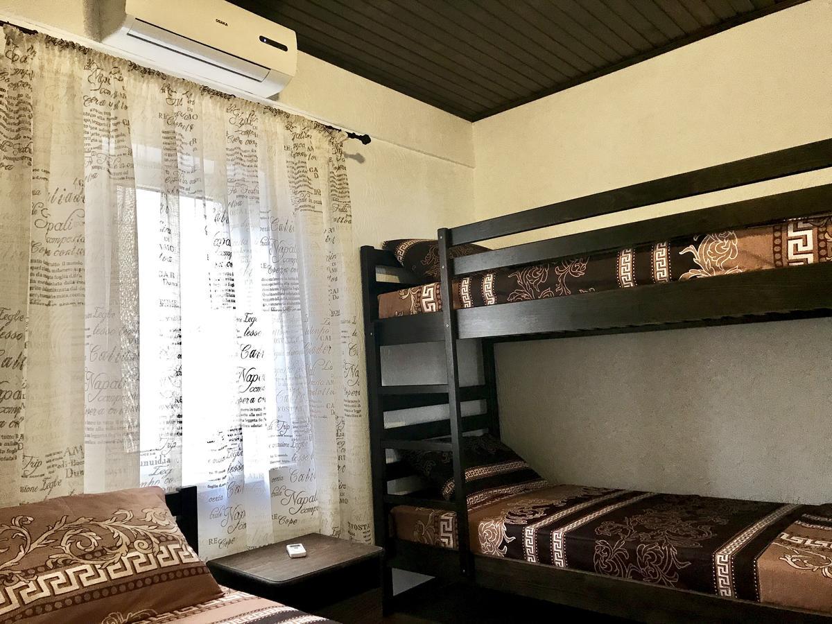 Akvitaniya Mini-Hotel زاتوكا المظهر الخارجي الصورة